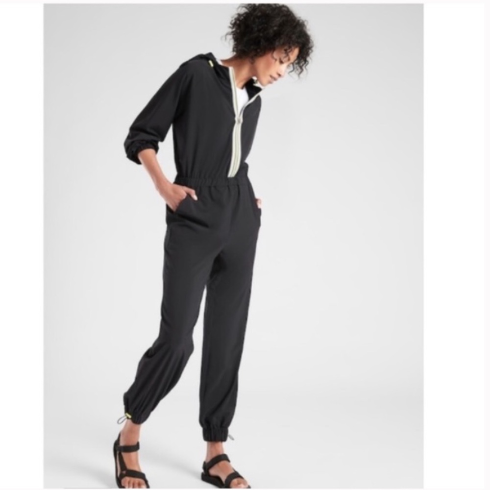 Athleta Black Dipsea Romper Jumpsuit Jogger Style - Size 8